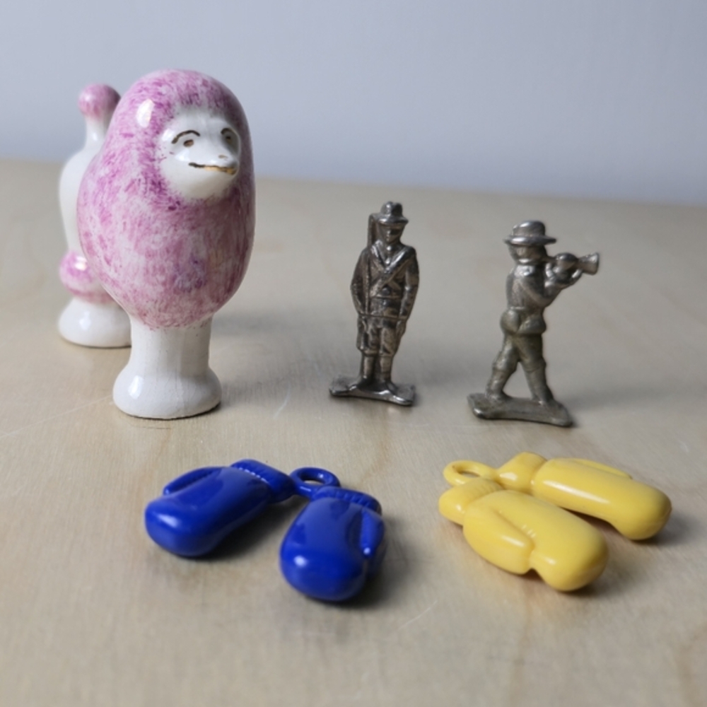 Vintage Tiny Cracker Jack Boxing Charms And 2 Sholders And A Poodle